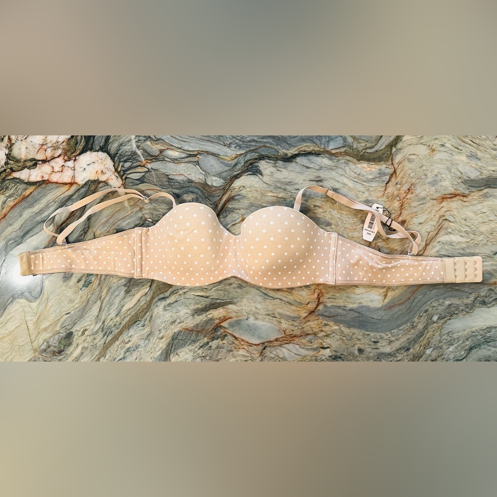 Brand new Victoria’s Secret strapless bra. 34 a with tag. Wire.